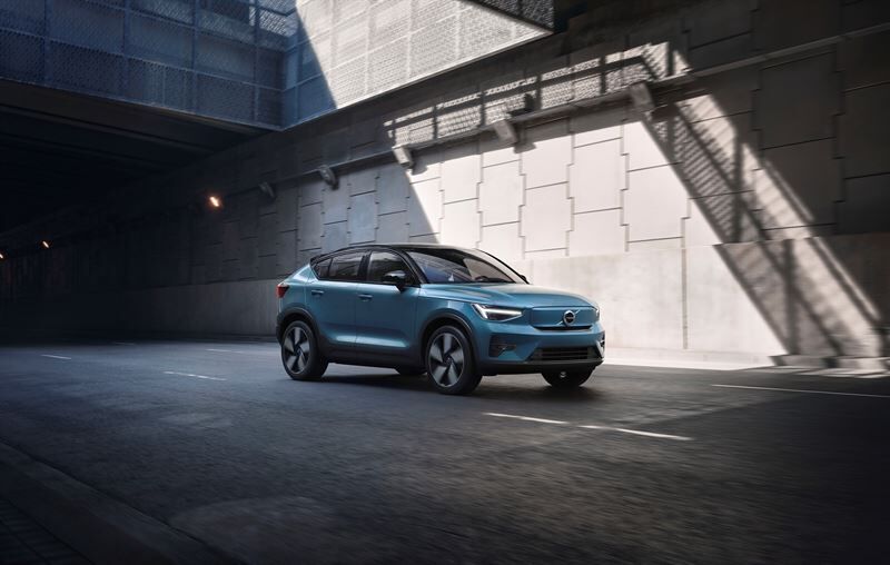 Volvo Cars aloittaa C40 Recharge -täyssähköauton myynnin